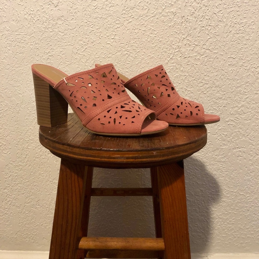 American Eagle Rae Clogs